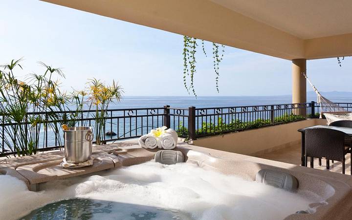 Penthouse Frente al Mar Garza Blanca Real Estate